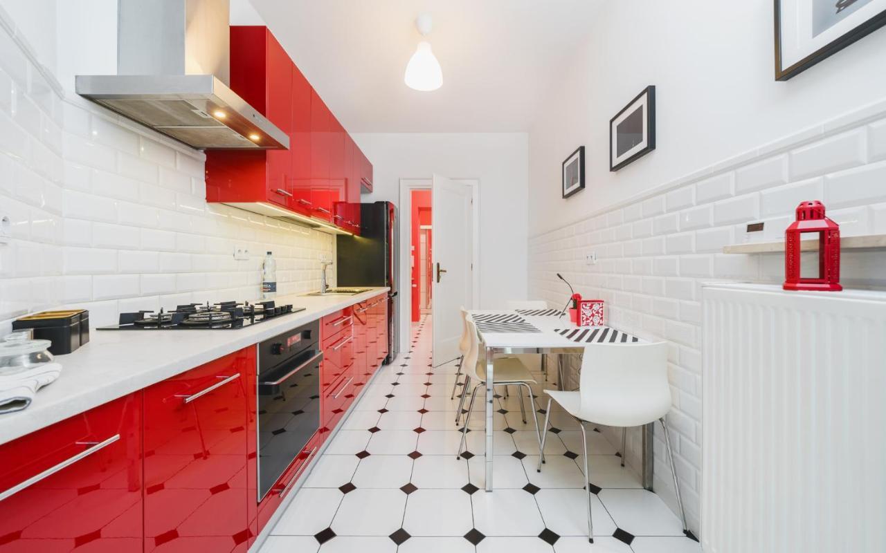 Modern Urban Escape - Old Town Apartment - By Upstairs Краков Экстерьер фото