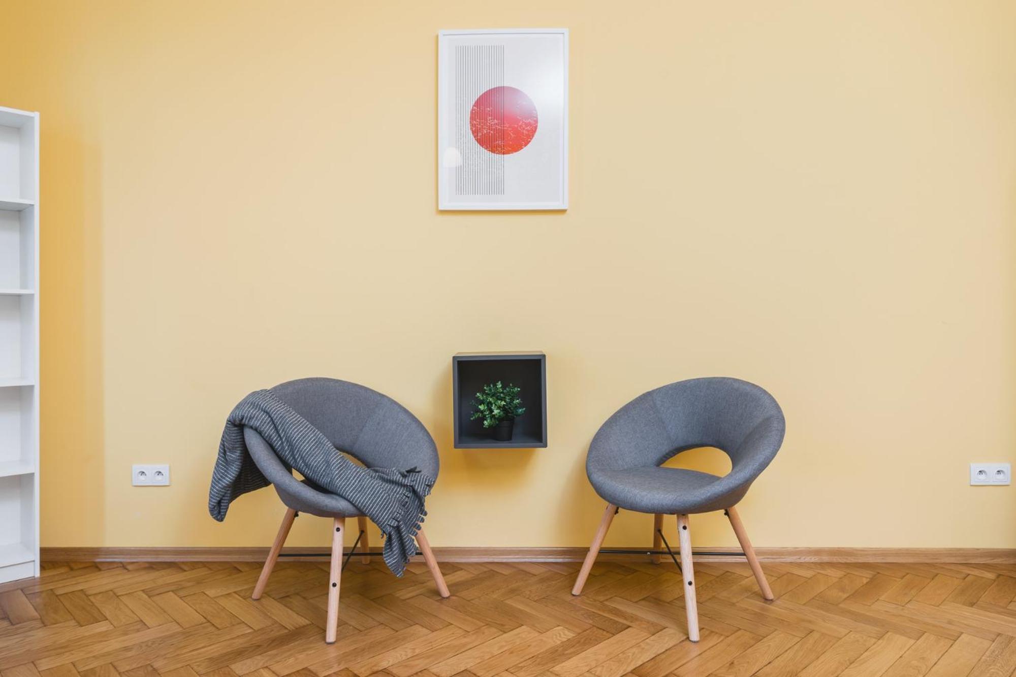 Modern Urban Escape - Old Town Apartment - By Upstairs Краков Экстерьер фото